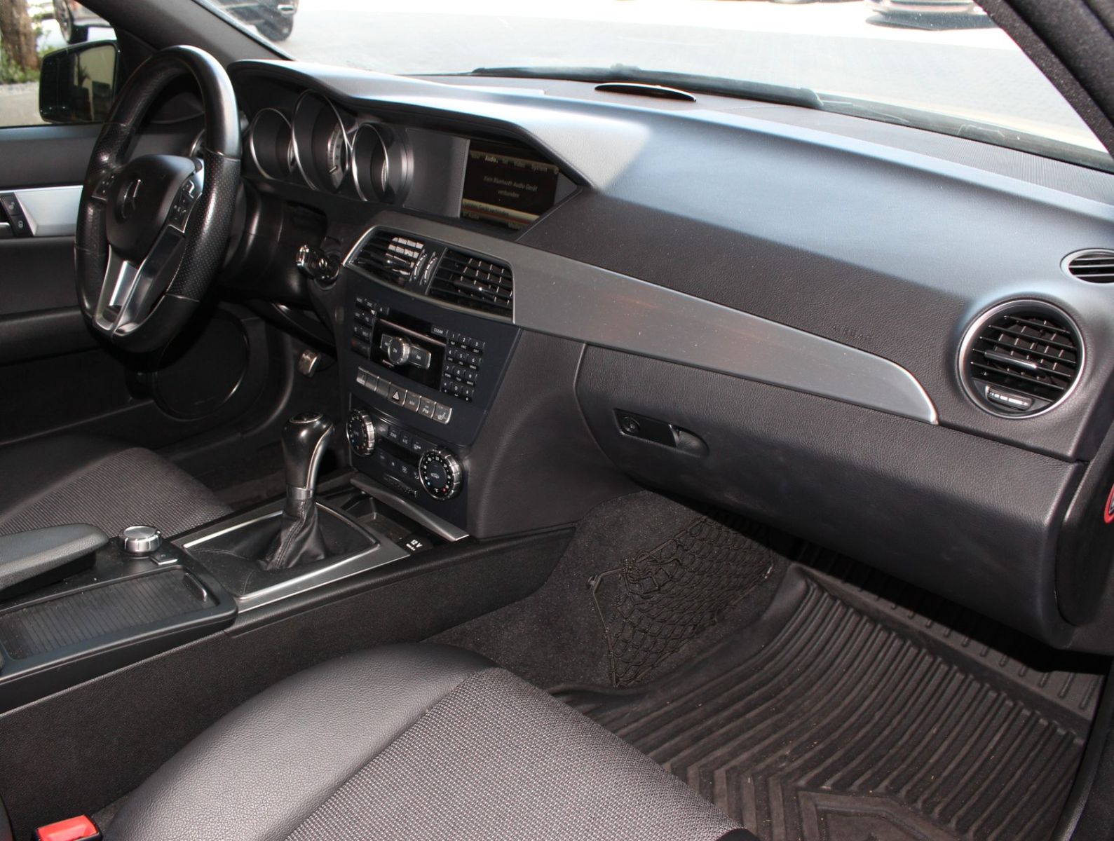 Fahrzeugabbildung Mercedes-Benz C 200 CGI BE AMG Line COMAND+HARMAN KARDON+GSD