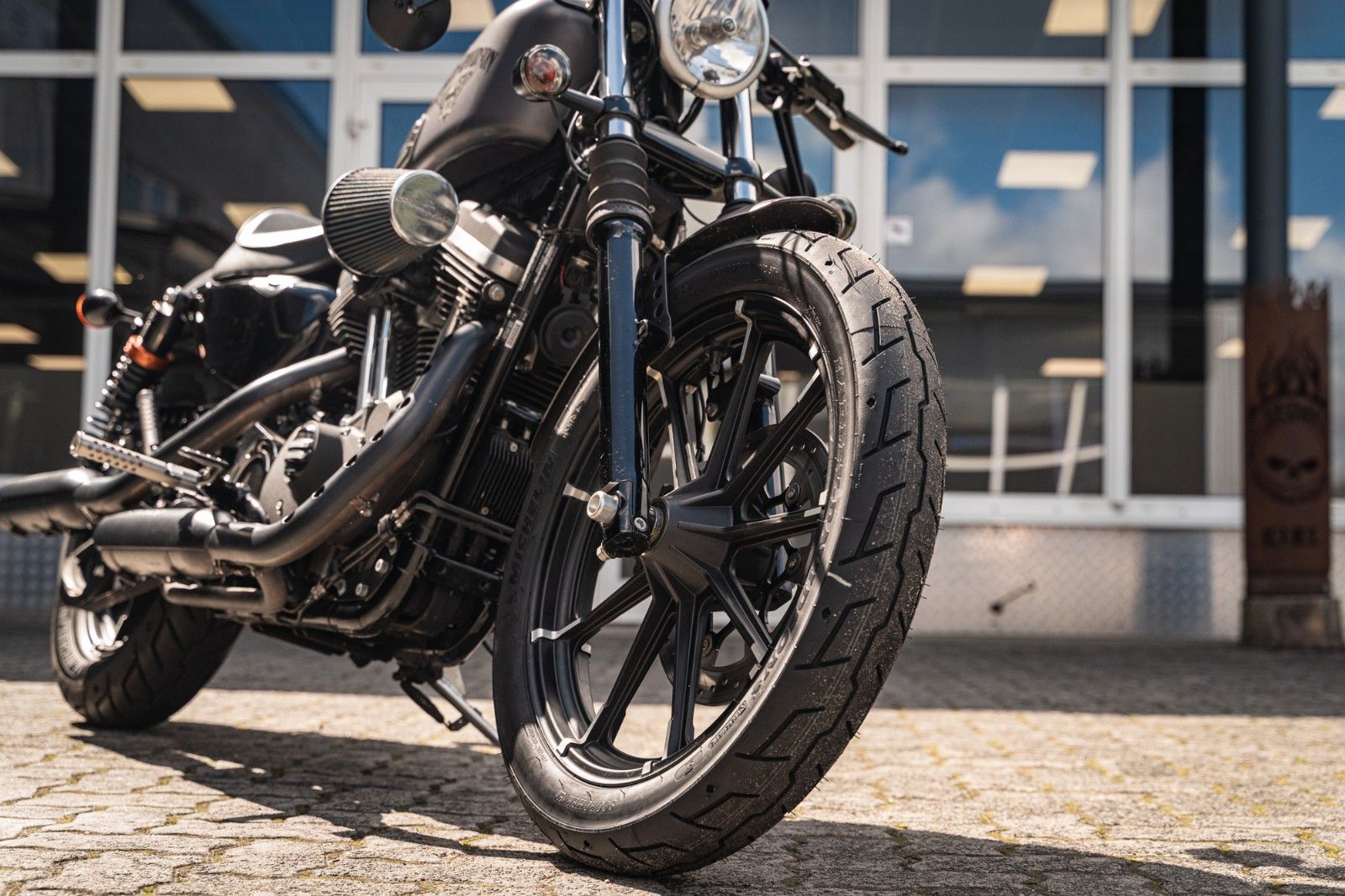 Fahrzeugabbildung Harley-Davidson XL883N Sportster Iron 883 - Racer Umbau 1200ccm