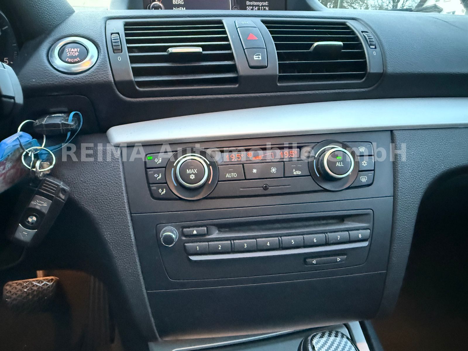 Fahrzeugabbildung BMW 123 D M-Sport Automatik, Xenon, Schiebedach