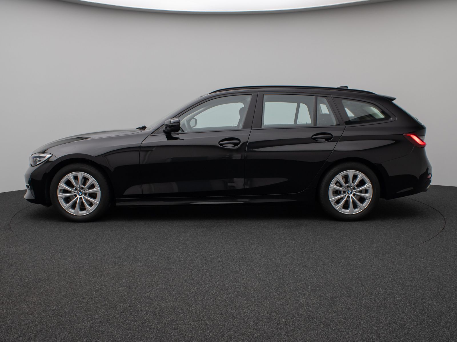 Fahrzeugabbildung BMW 320i CockPit+ DAB PDC LED Lordos Sitzhzg Komfort