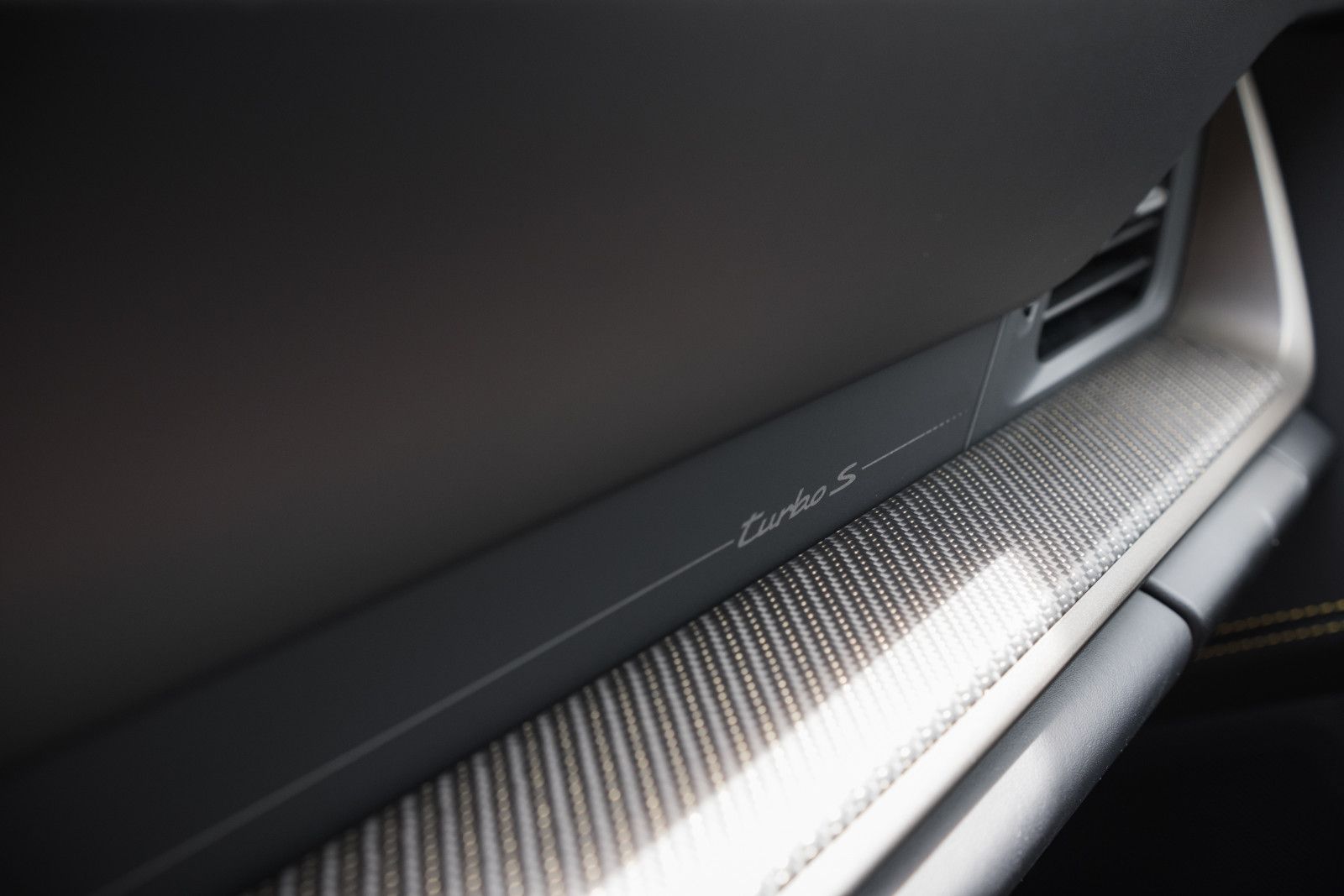 Fahrzeugabbildung Porsche 992.2/911 Turbo S-Lift-SportDesign-