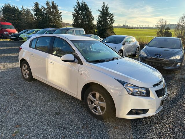 Chevrolet Cruze Hatchback LT TÜV NEU