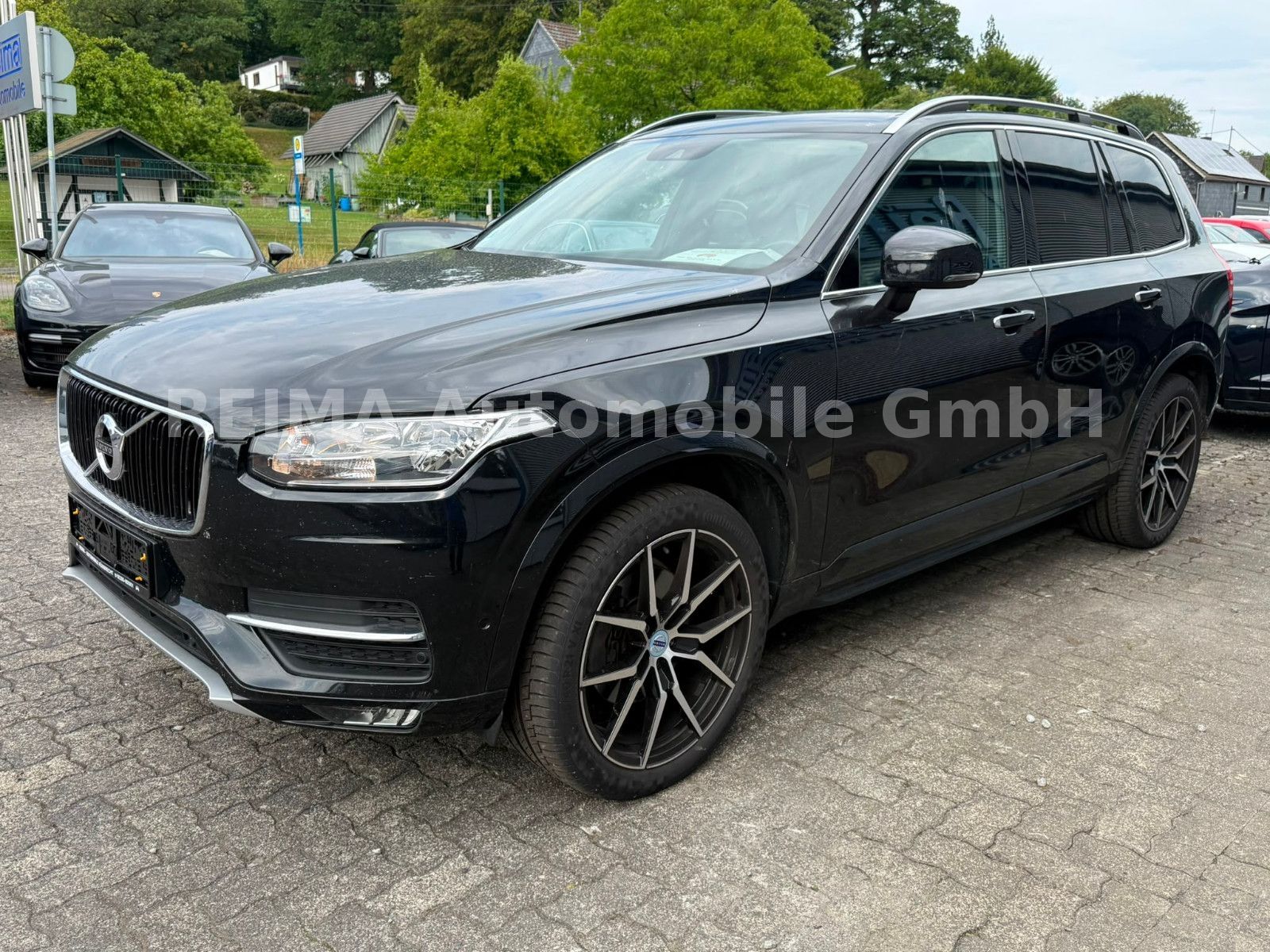 Fahrzeugabbildung Volvo XC 90 2,0 D Momentum AWD, 7 Sitzer, ACC