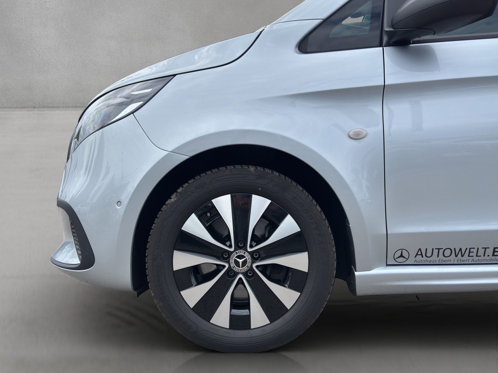 Fahrzeugabbildung Mercedes-Benz Vito 119 CDI Tourer PRO Extralang