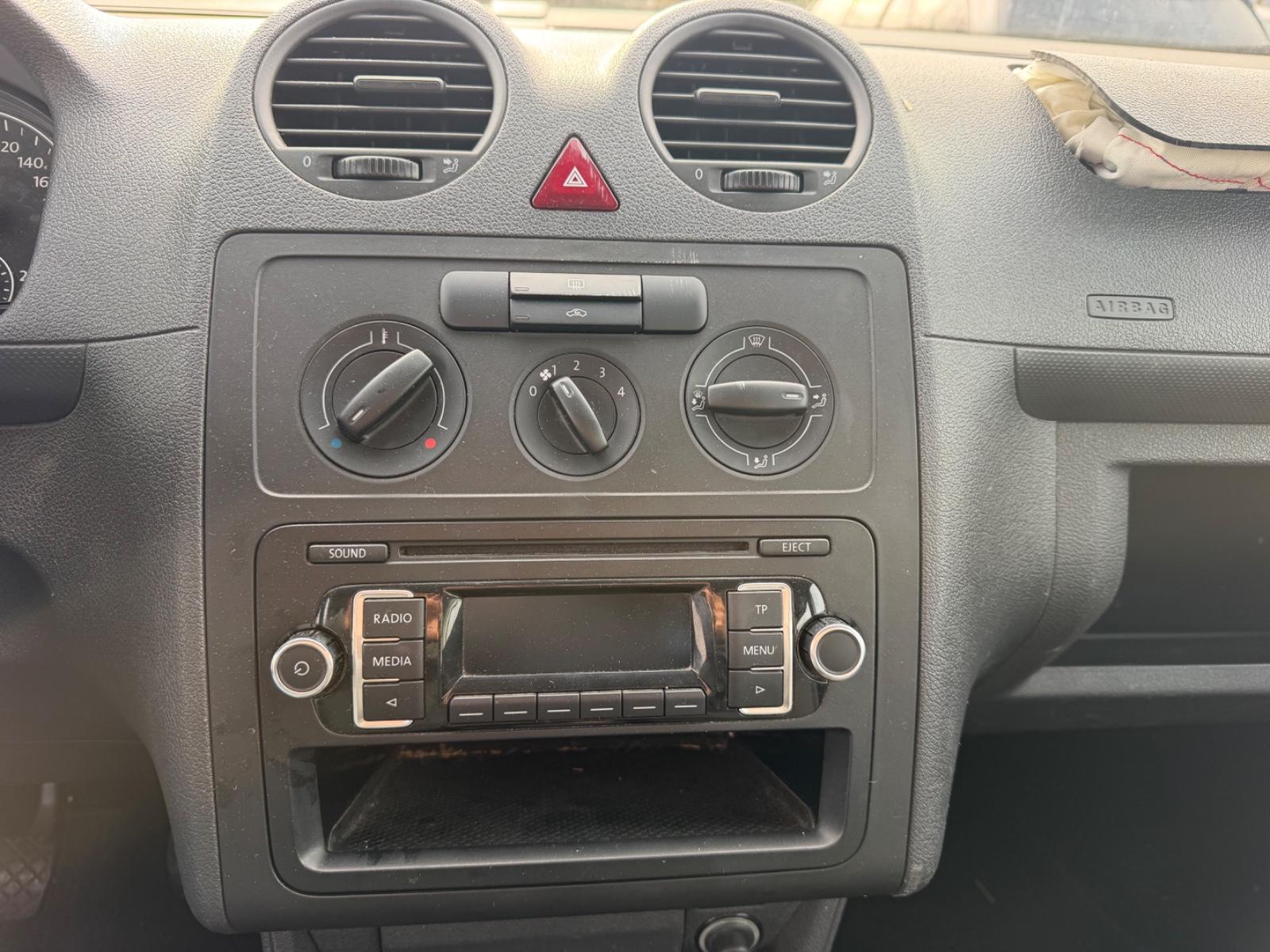 Volkswagen Caddy 2014 — photo 22