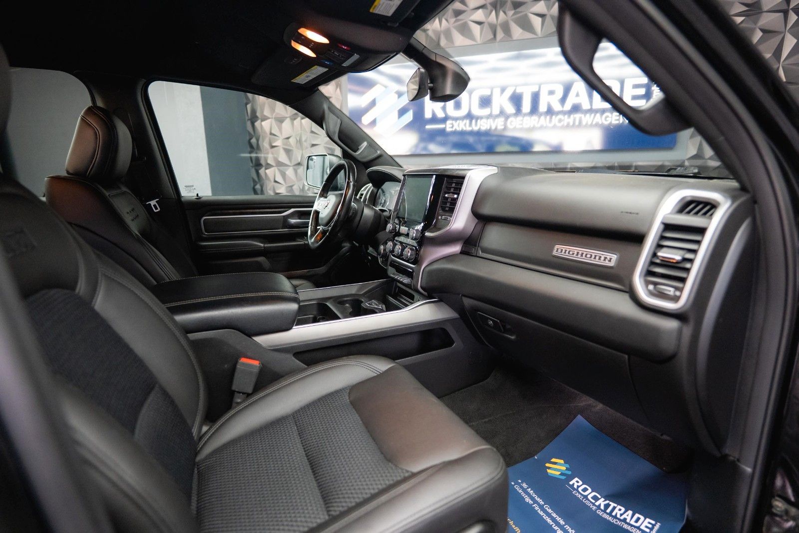 Fahrzeugabbildung Dodge RAM 5.7 V8 HEMI 4x4 Offroad Night-Edition LPG
