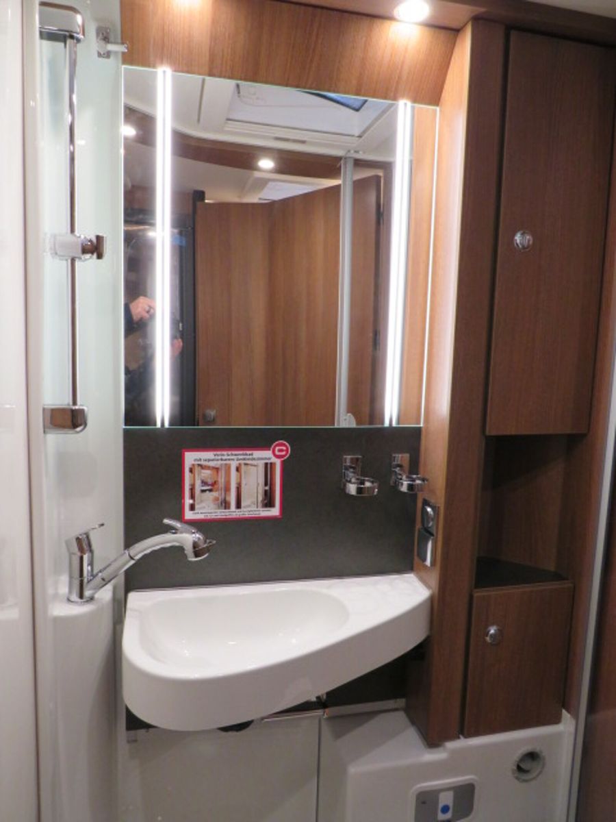 Fahrzeugabbildung Carthago c-tourer I  141 LE Solar,SAT,Veloslide,Markise