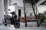 Piaggio Beverly 400 HPE i.e. Deep Black | Erst 8km | - PIAGGIO BEVERLY 400