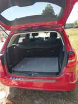 Mercedes-Benz B 180 - - Mercedes-Benz B 180: Rot
