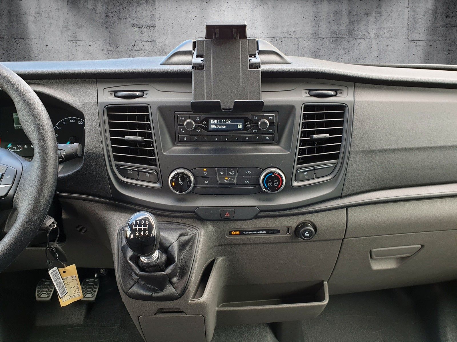 Fahrzeugabbildung Ford Transit Pritsche 350 L3 Doppelkabine Basis