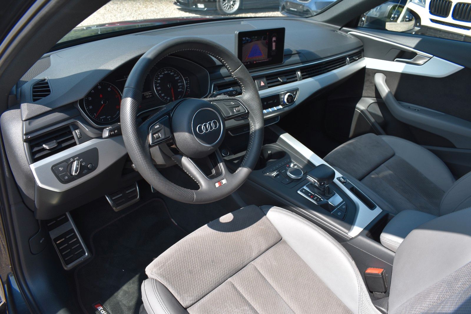 Fahrzeugabbildung Audi A4 Avant 35 TFSI sport S-line Service neu