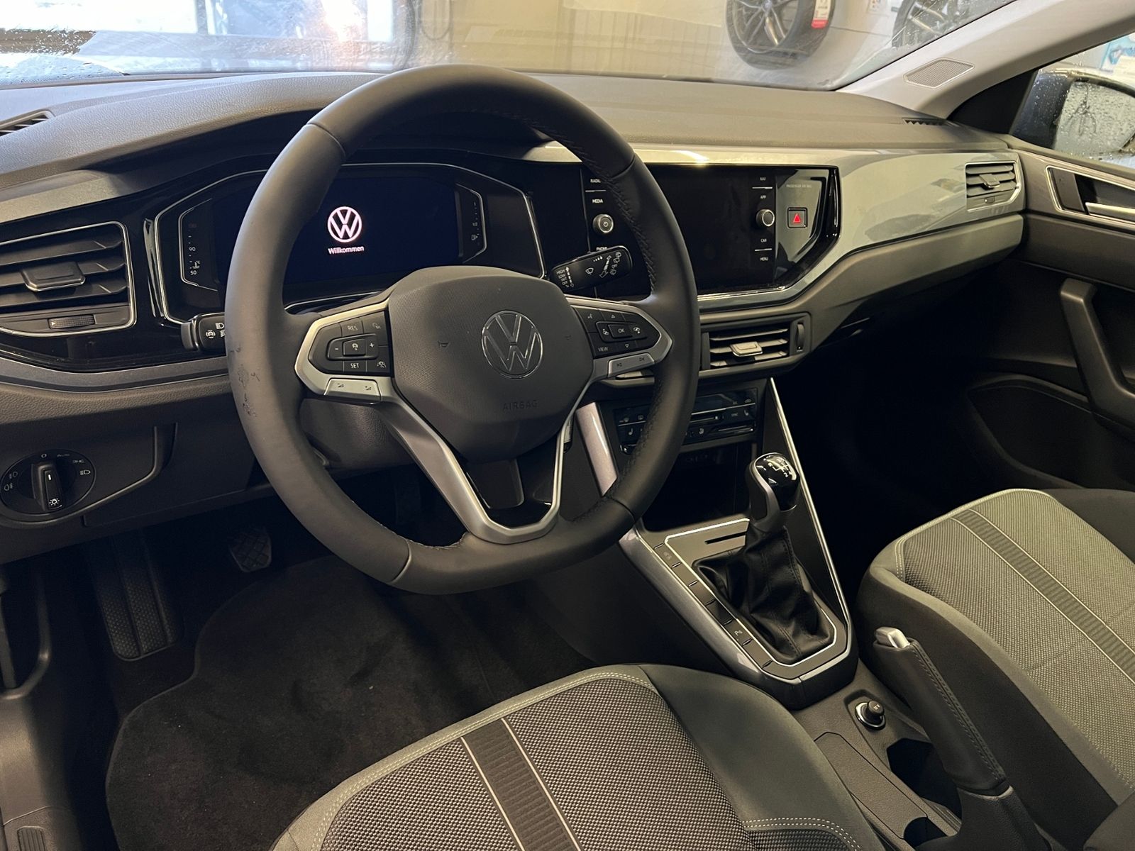 Fahrzeugabbildung Volkswagen Polo Style 1.0 TSI *15"-LM, Navi, ACC*