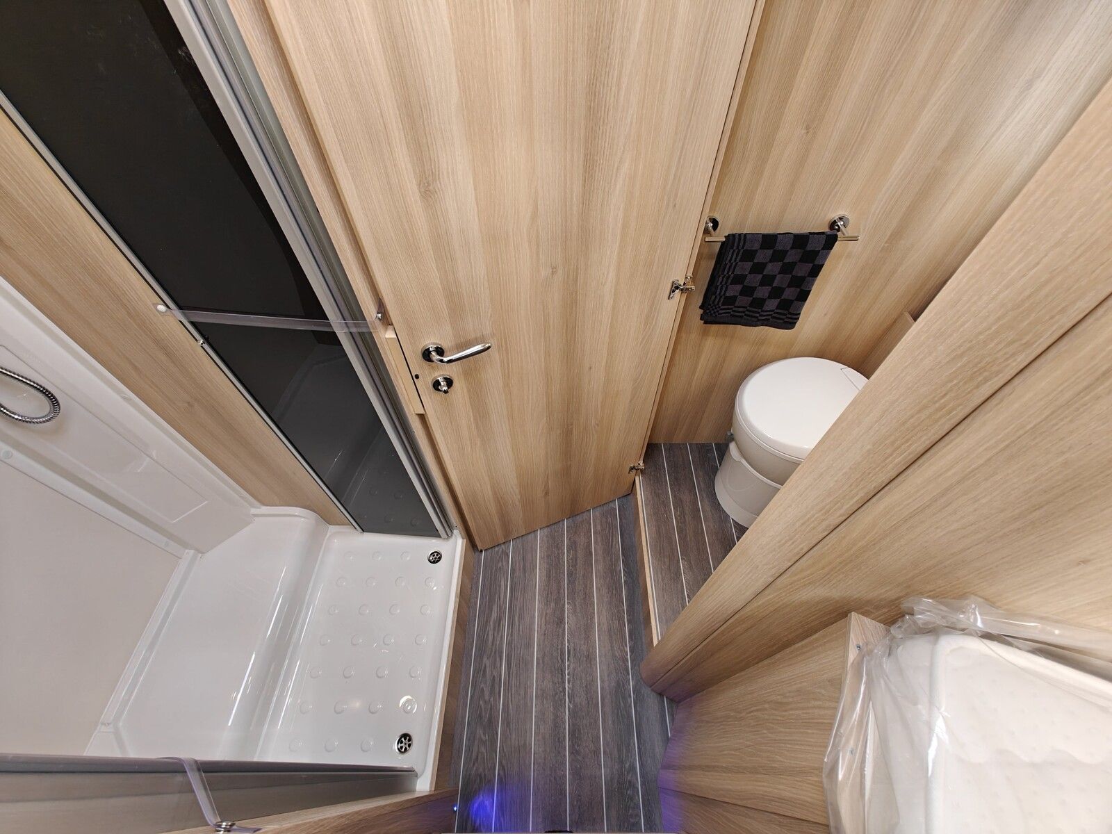 Fahrzeugabbildung NobelART T 7000