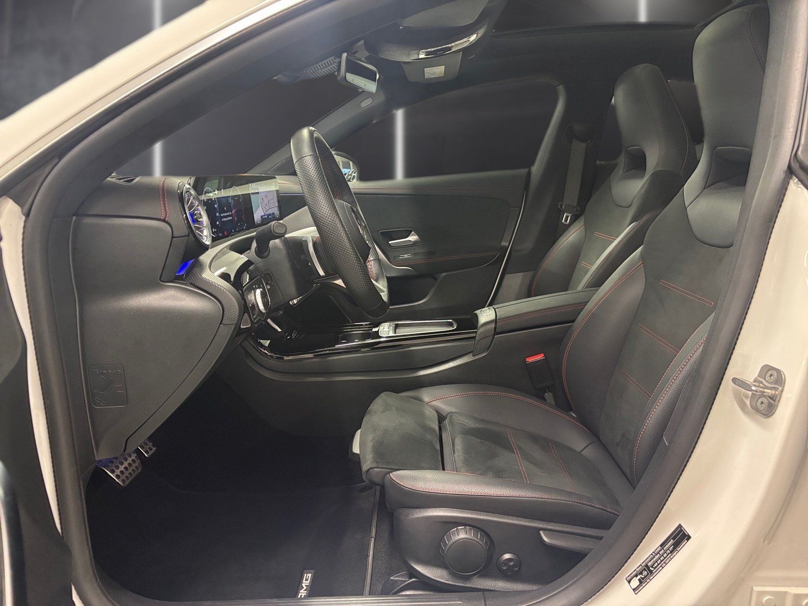 Fahrzeugabbildung Mercedes-Benz CLA 200 AMG*Pano*AHK*STHZG*Distronic*Totwinkel*