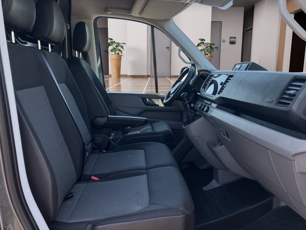 Fahrzeugabbildung Volkswagen Crafter 35 2.0 TDI MR HD 6-Gang SHZ AHK NAVI