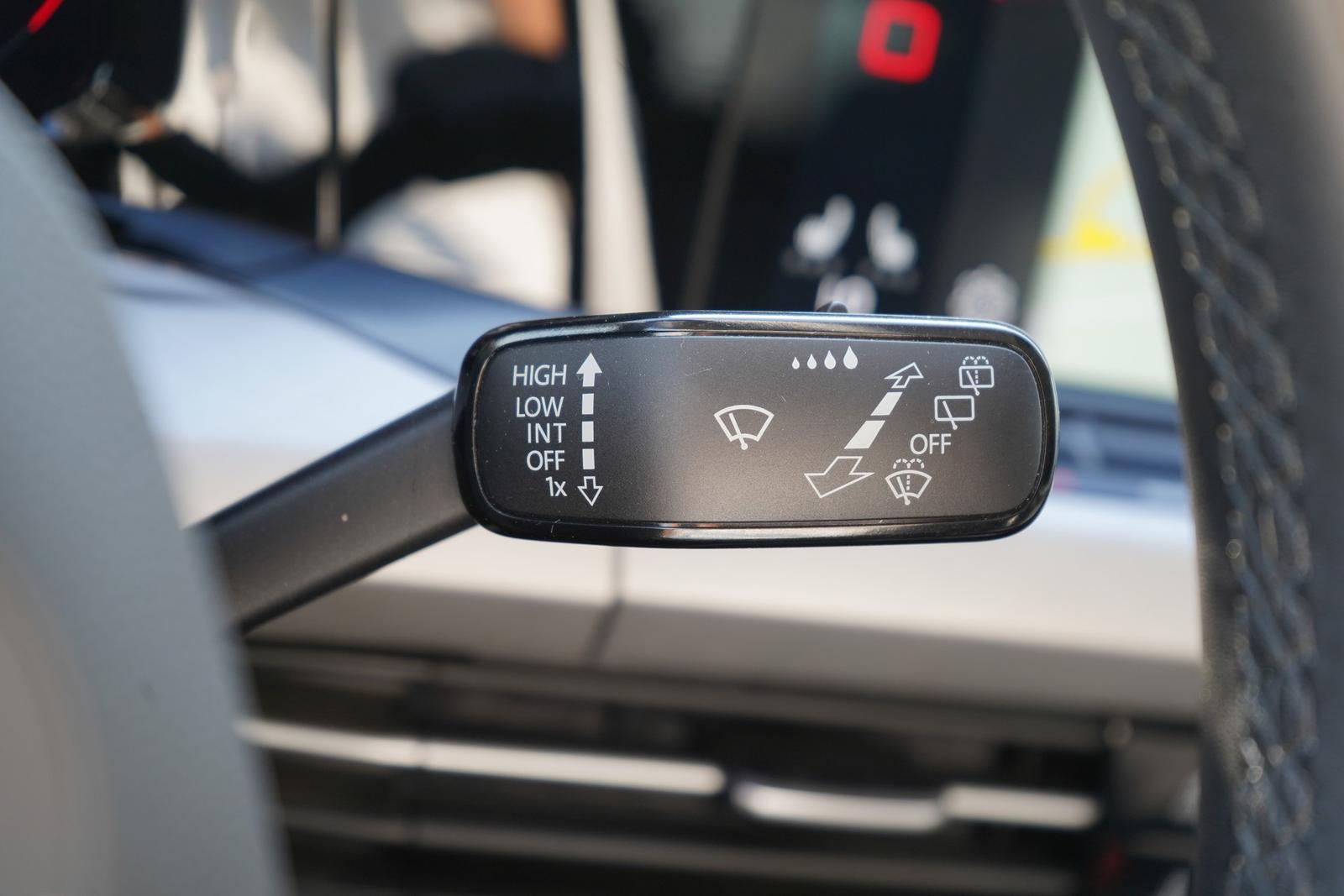 Volkswagen Golf VIII Variant 1.0 eTSI DSG Life LED ACC Navi, миниатюра 21