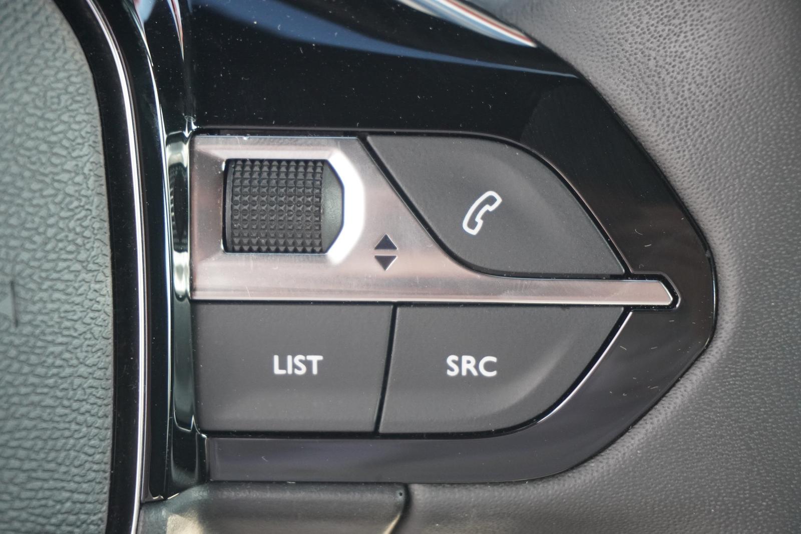 Peugeot 2008 1.2 PureTech Aut. LED Android Apple Kamera
