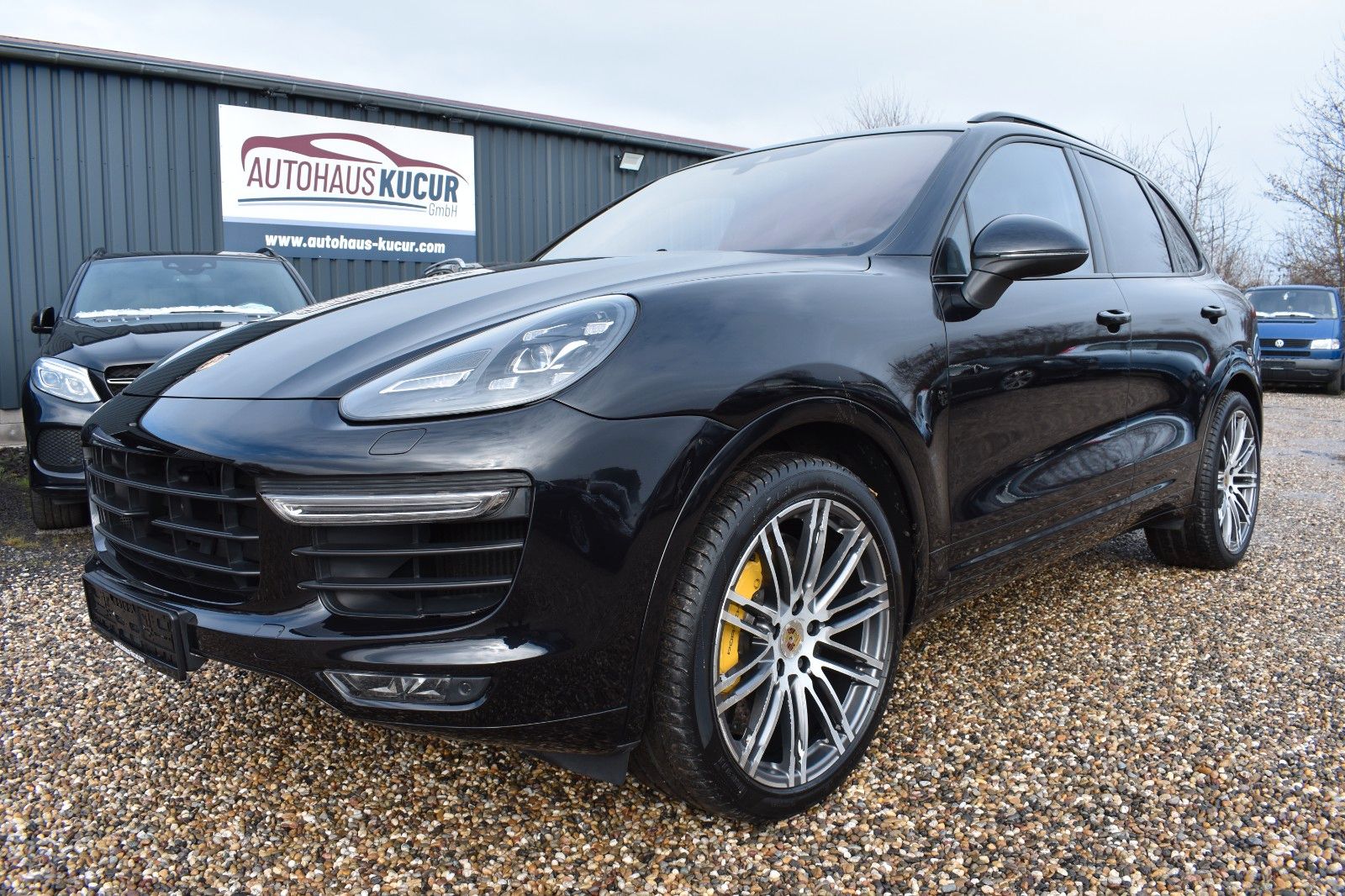 Fahrzeugabbildung Porsche Cayenne Turbo Panorama AHK Sport Chrono Keramik