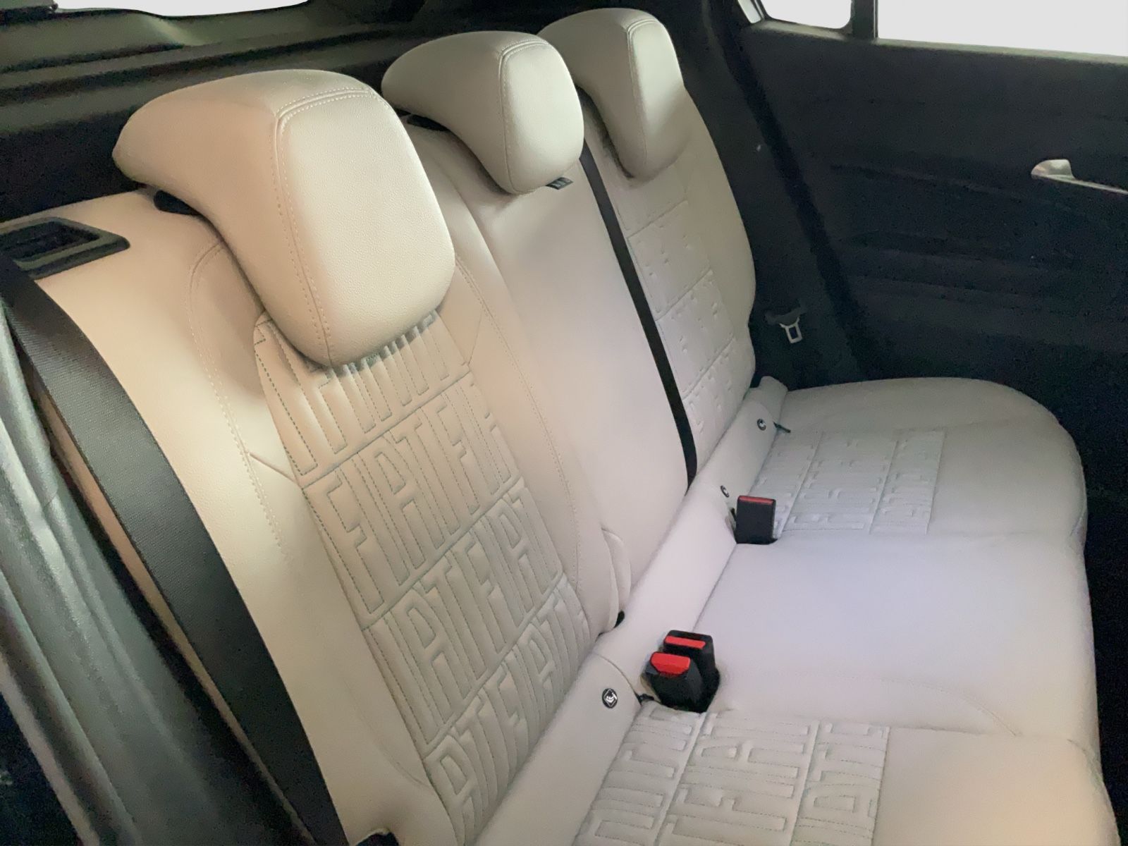 Fahrzeugabbildung Fiat 600 Hybrid LA PRIMA