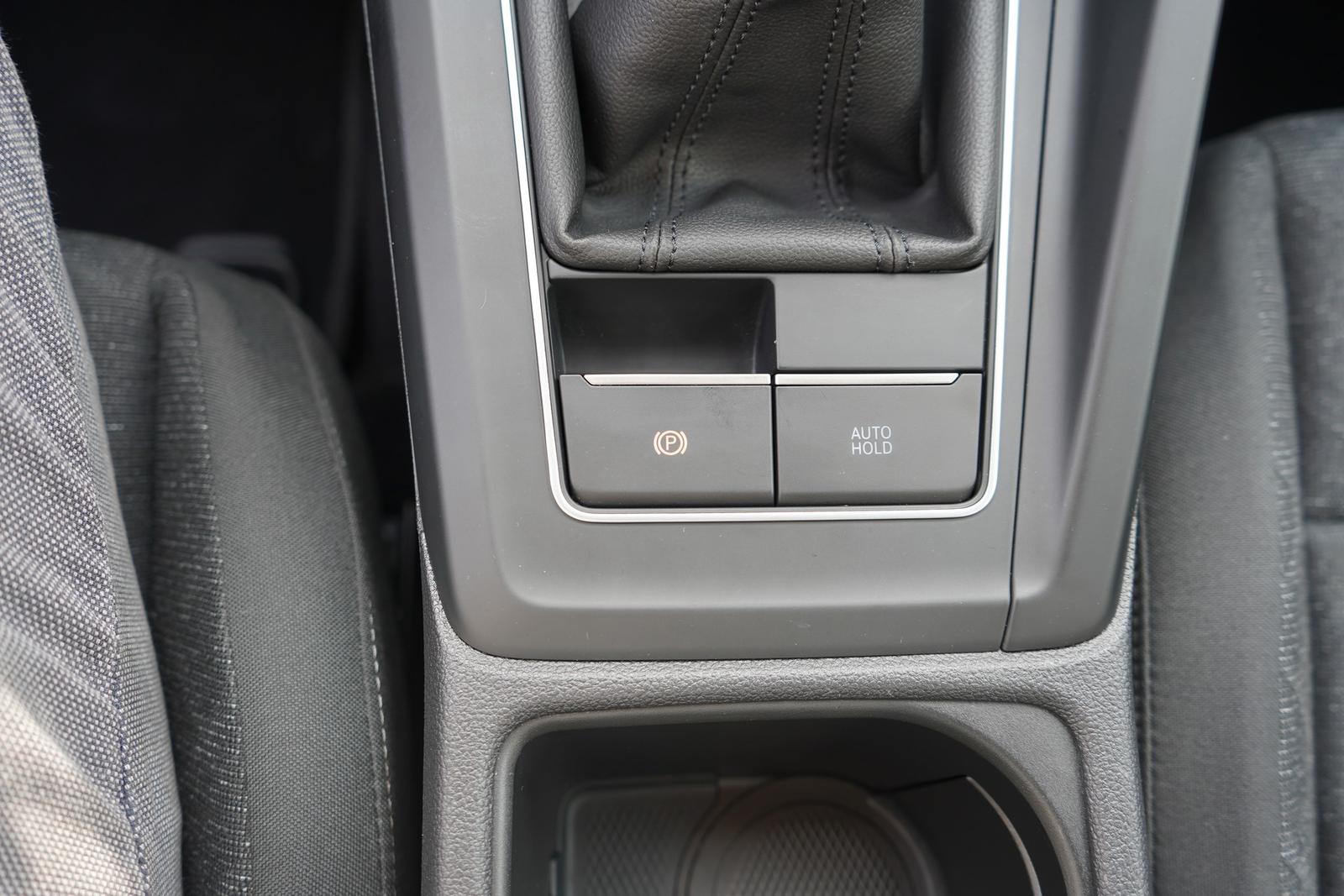 Volkswagen Golf VIII 1.0 Life LED Navi App-Connect ACC PDC, миниатюра 21