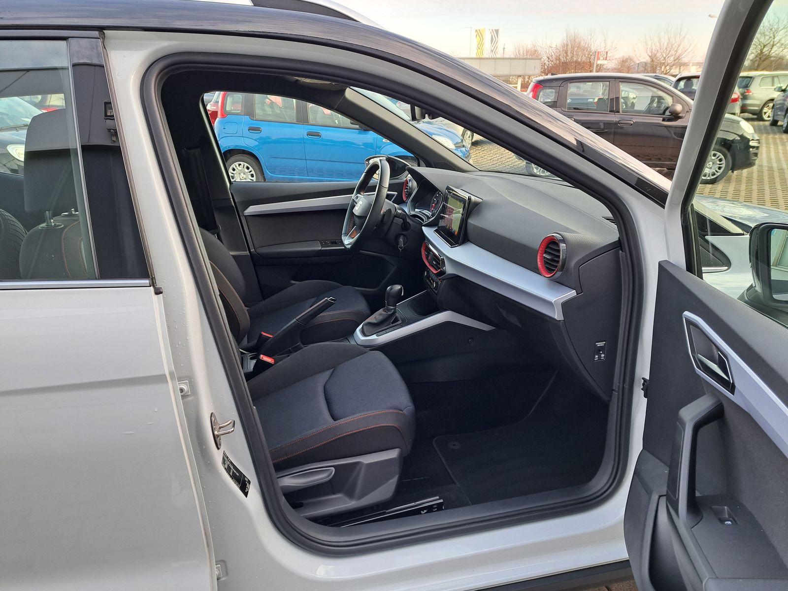 Fahrzeugabbildung SEAT Arona 1.0 TSI FR DSG MY 2022 LED NAVI PDC ALU