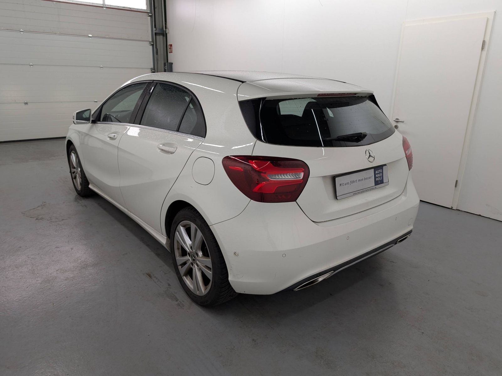 MERCEDES-BENZ A 180 1.6 Urban Navi LED Klima SHZ – Bild 2
