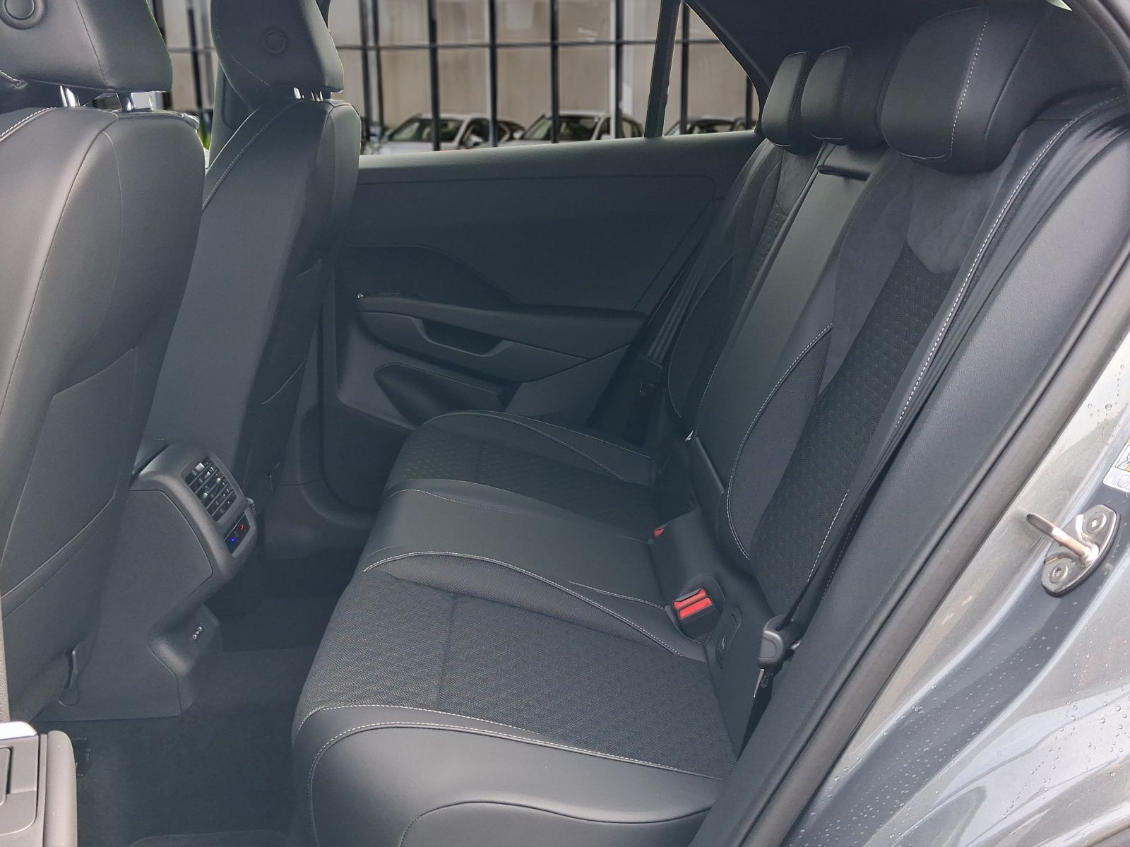 Volkswagen T-Roc - Bild 6