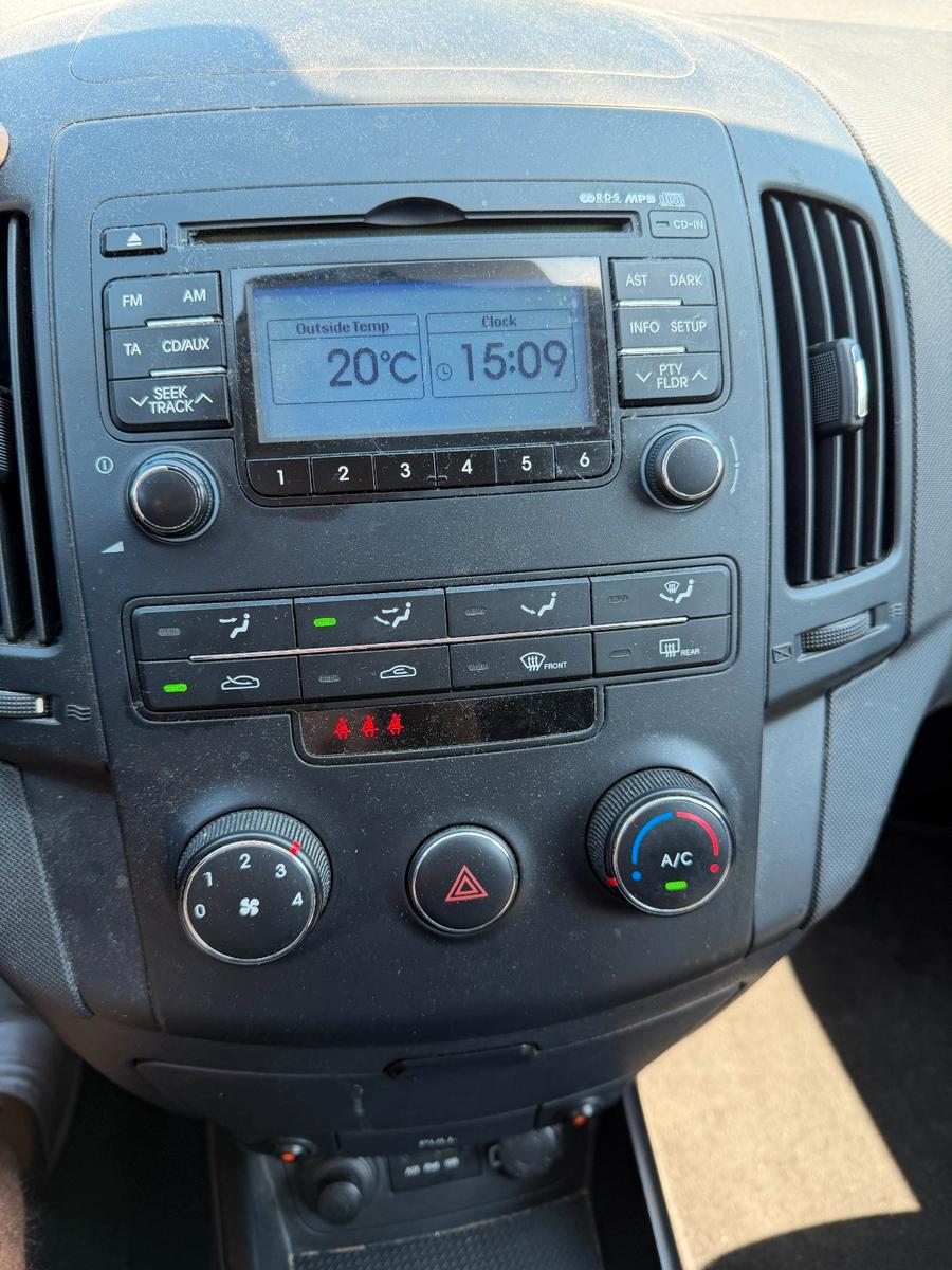 Hyundai i30 2010 — photo 15