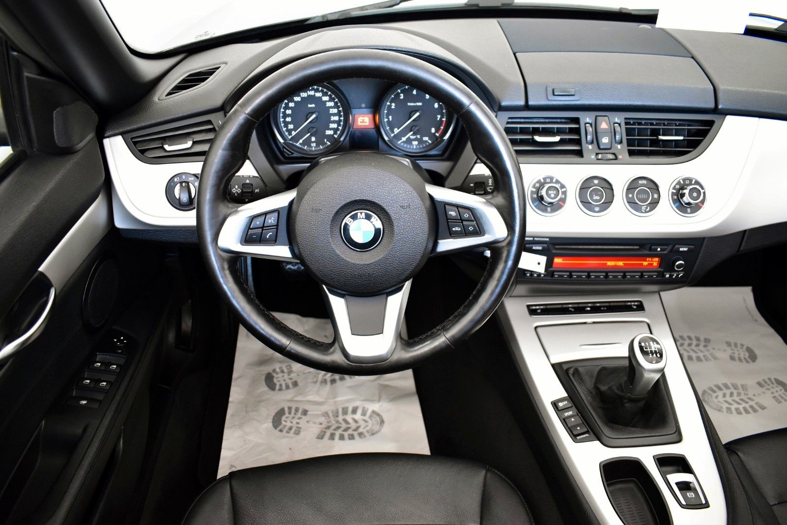 Fahrzeugabbildung BMW Z4 23i sDrive Roadster Leder,Xenon,SH,PDC,SR+WR