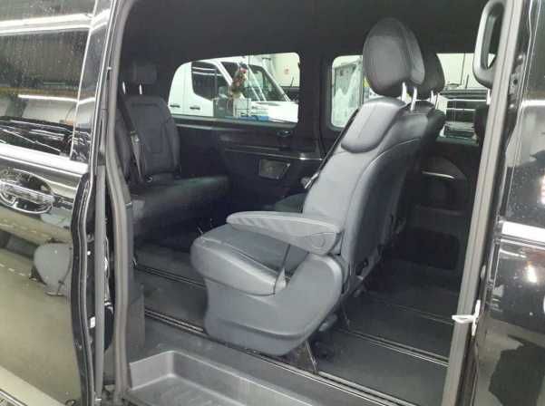 Fahrzeugabbildung Mercedes-Benz V 300 d AVG extralang 4x4 7 Sitze 2,5t AHK Sound