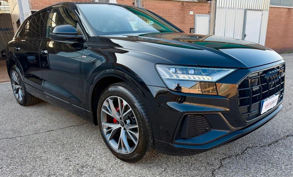 Image of Audi Q8