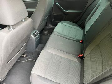 Volkswagen Golf - 11
