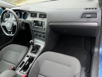 Volkswagen Golf - 11