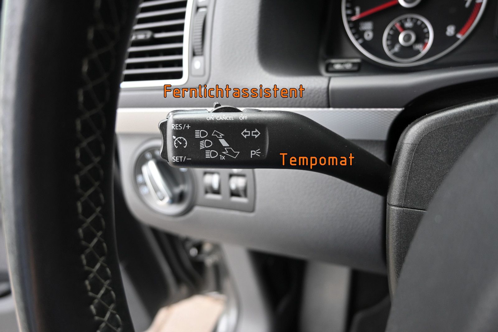 Fahrzeugabbildung Volkswagen Touran 1.2 TSI LIFE °AHK°STANDHEIZ°7-SITZE°