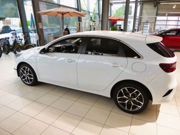 Kia Ceed 1.5 T-GDI (48V Mild-Hybrid) DCT7 Ultimate E