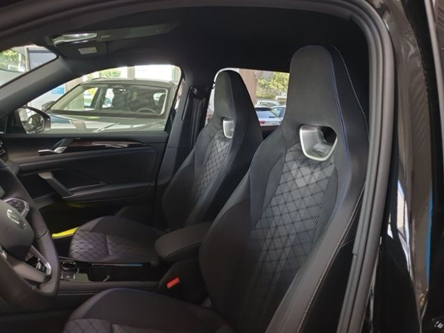 Fahrzeugabbildung Volkswagen Tiguan R-Line 2.0 TDI 4M DSG STANDHZ HD-MATRIX