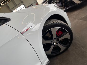 Volkswagen Golf VII Lim. GTI Performance BMT *ACC*BI-XENON*