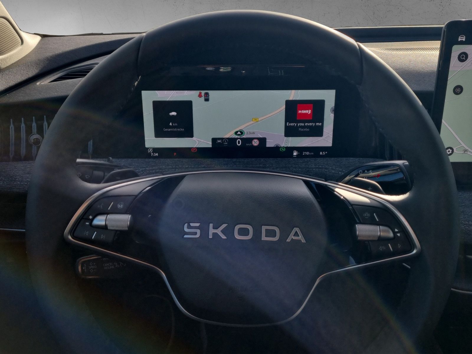 Fahrzeugabbildung SKODA Superb Combi Selection 2,0 TDI 142KW/193PS AHK