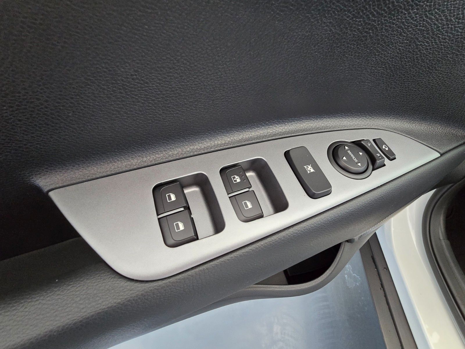 Fahrzeugabbildung Kia Stonic 1.0 T-GDI 100 48V GT-line DCT7 Navi