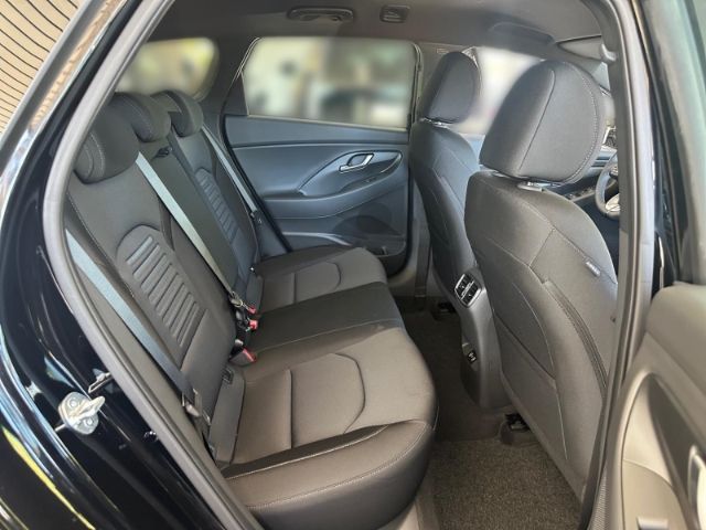 Fahrzeugabbildung Hyundai i30 cw 1.0 T-GDI (100 PS) 7-DCT Advantage Plus-P