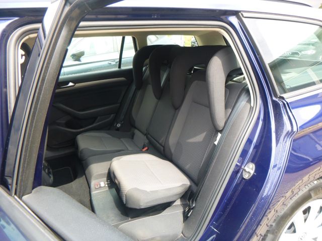 Fahrzeugabbildung Volkswagen Passat 2,0 TDI Variant >AUT/NAV/KAM/PDC/SHZ<
