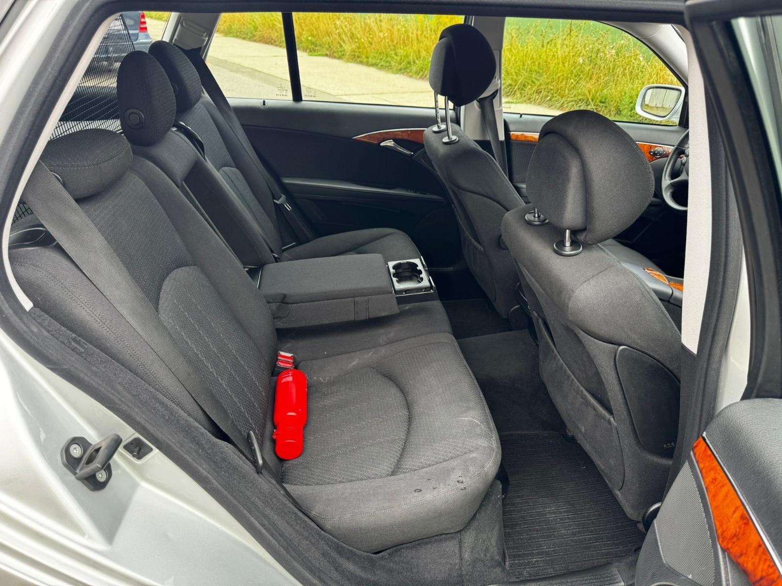 Mercedes-Benz E200 2008 — photo 11
