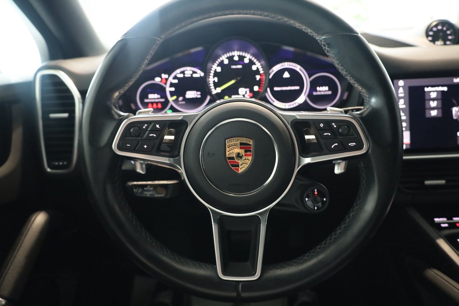Porsche Cayenne Coupe E-Hybrid Panorama foto 20