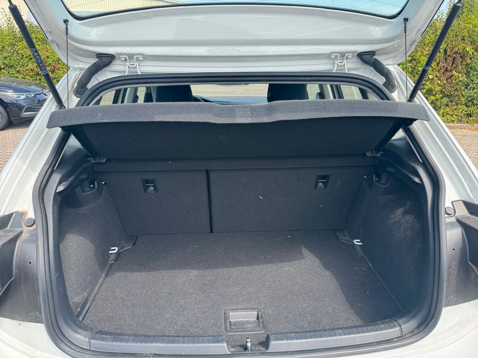 Fahrzeugabbildung Volkswagen Polo VI Life 1.0 TSI