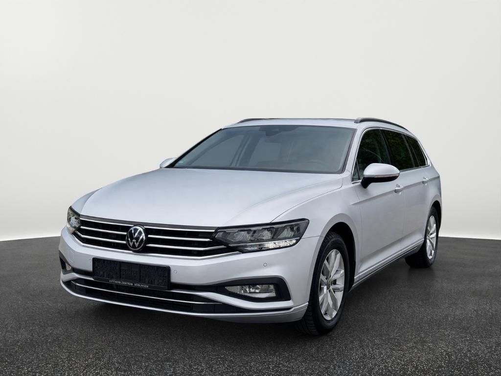 Volkswagen Passat Variant BusinessAHKKAMERAMASSAGECARPY 2022