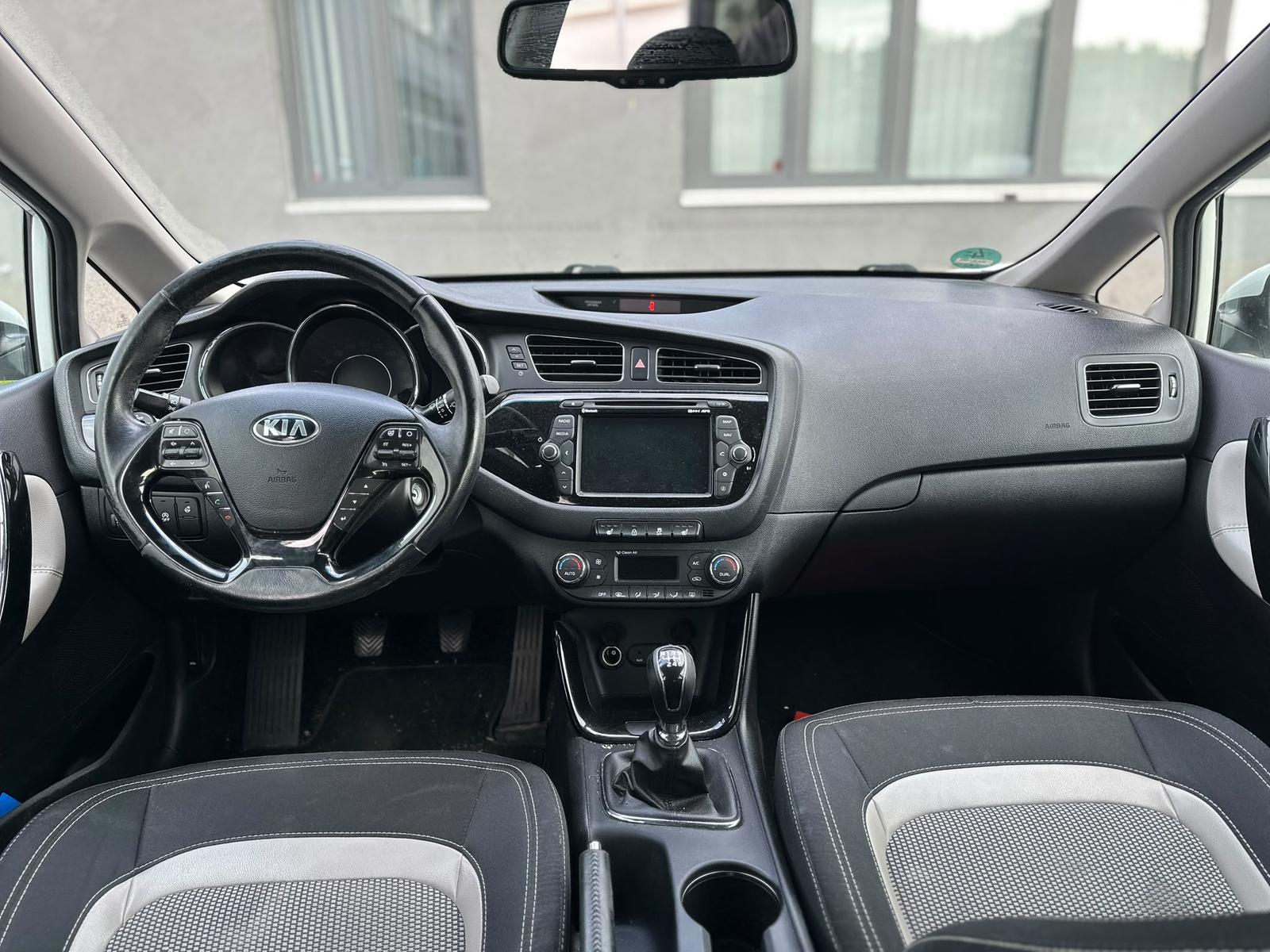 Kia cee'd 2015 — photo 7