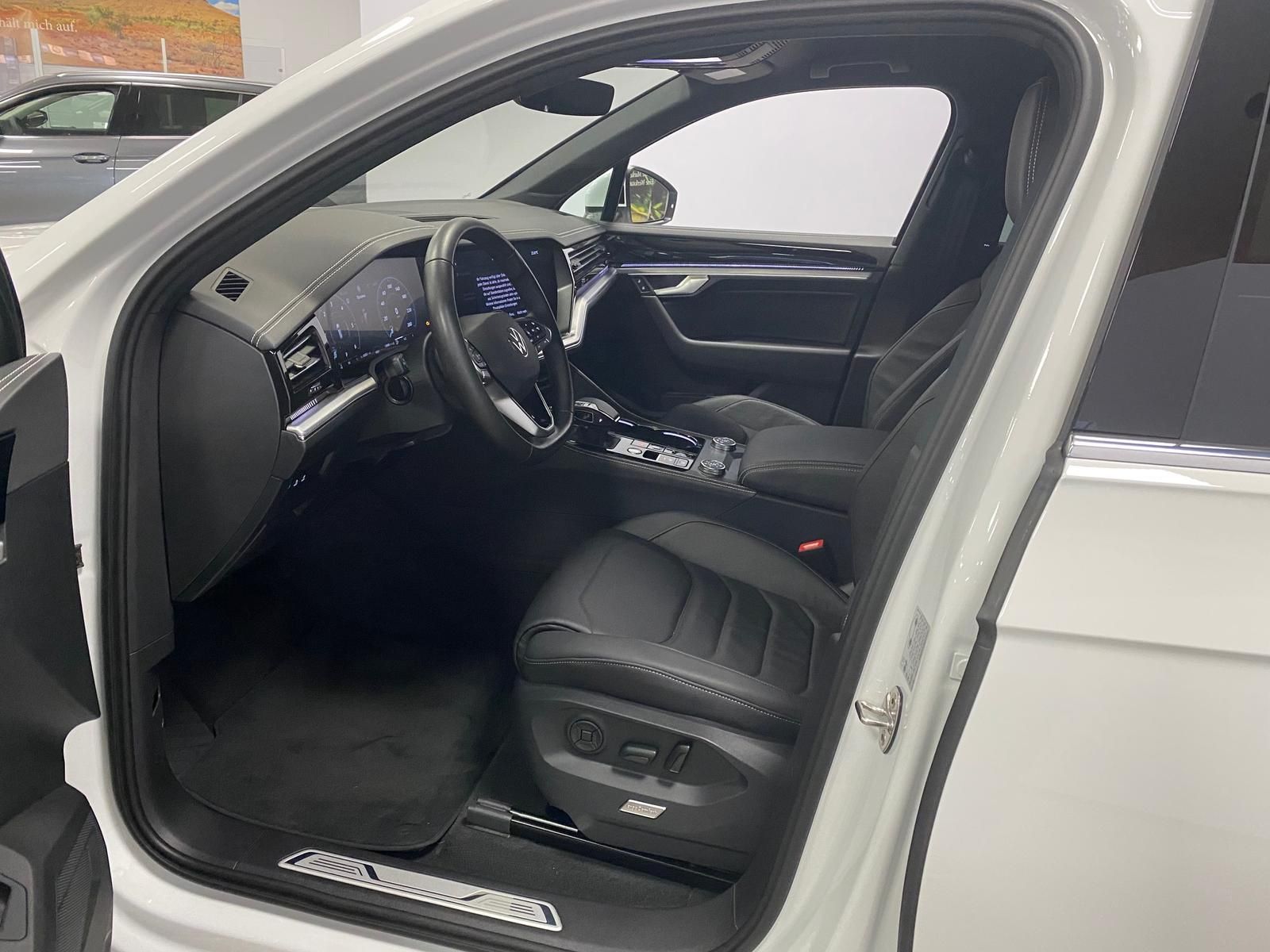 Fahrzeugabbildung Volkswagen Touareg 3.0 V6 TDI 4Motion Elegance+AHK
