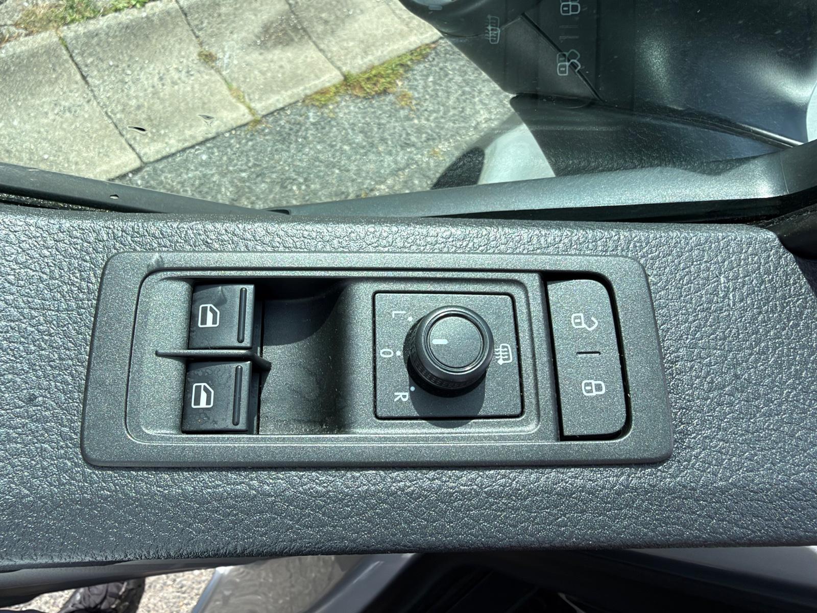 VOLKSWAGEN T6 TRANSPORTER 2.0 TDI 102CH - BVM - 3 PLACES - 1ERE MAIN - HISTORIQUE ENTRETIEN COMPLET