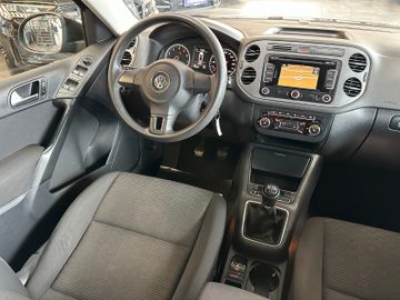 Volkswagen Tiguan *NAV*TEMPO*2-ZONEN*SitzHZ*PCD*TÜV 527*