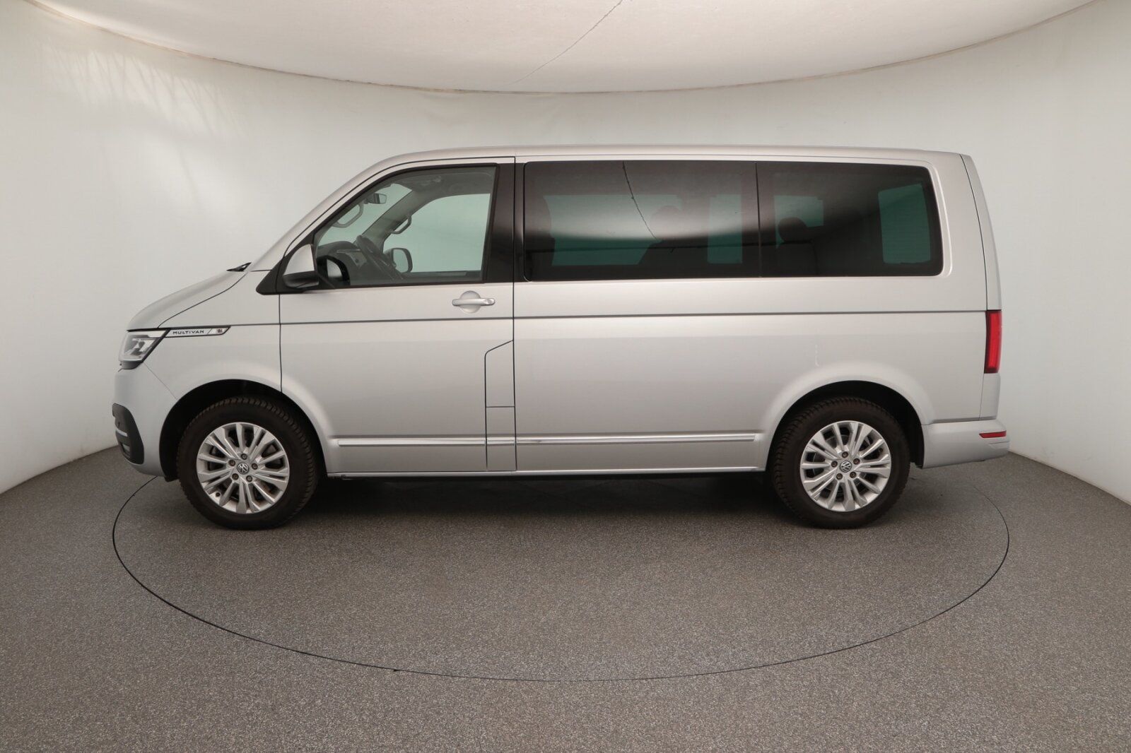 Volkswagen T6.1 2.0 TDI 4MO Multivan Generation Six LED NAV foto 2